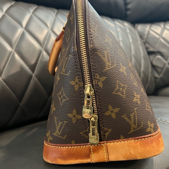 💎100% Authentic Louis Vuitton Monogram Alma Handbag - Picture 3 of 6